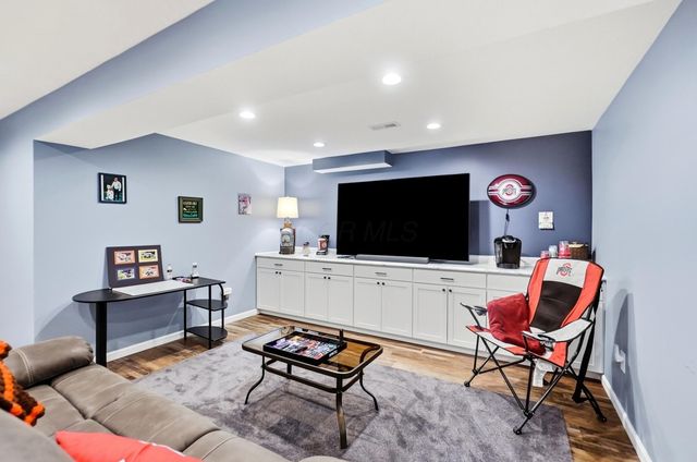3819 Waverly Place Drive, Lewis Center, OH 43035
