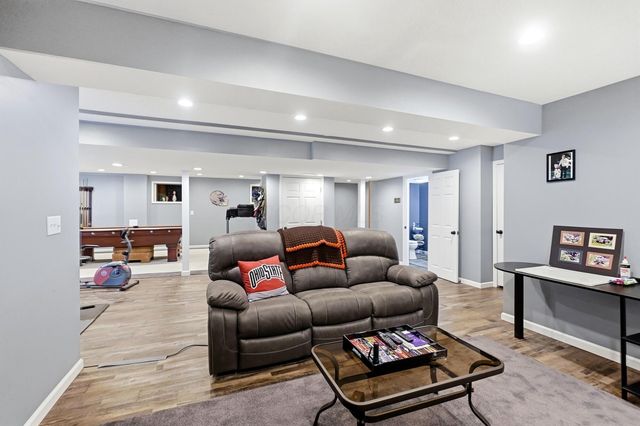 3819 Waverly Place Drive, Lewis Center, OH 43035