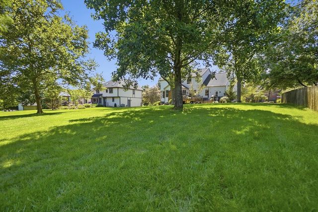 3819 Waverly Place Drive, Lewis Center, OH 43035