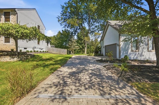 3819 Waverly Place Drive, Lewis Center, OH 43035