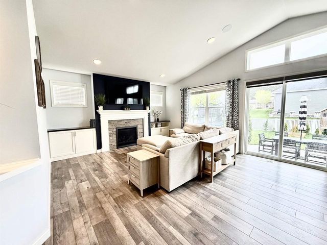 513 Chad's Crossing, Verona, WI 53593