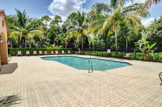 4652 Capital Drive, Lake Worth, FL 33463