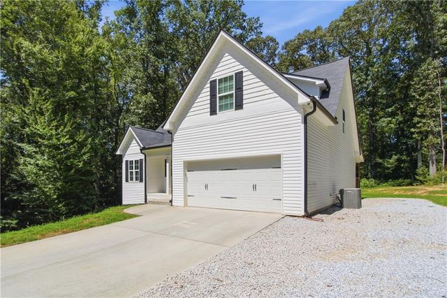 522 Mountain Creek Drive, Maysville, GA 30558