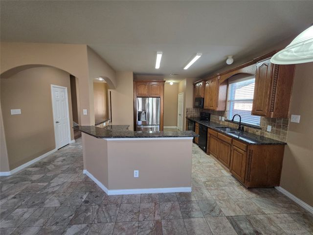 1522 Avenue E, Grand Prairie, TX 75051