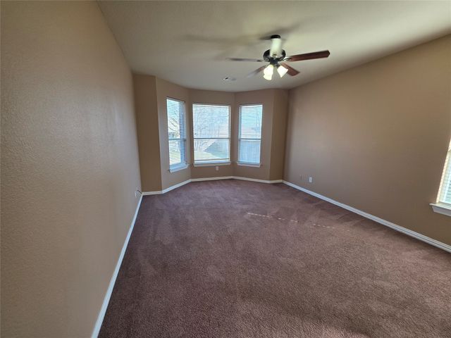 1522 Avenue E, Grand Prairie, TX 75051