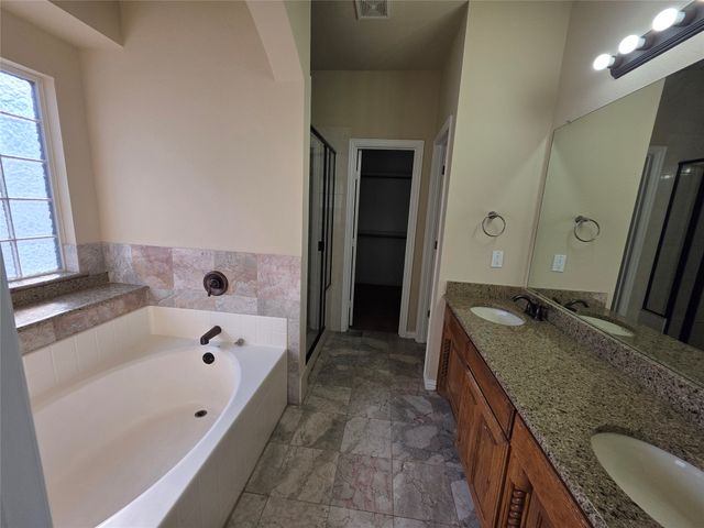 1522 Avenue E, Grand Prairie, TX 75051