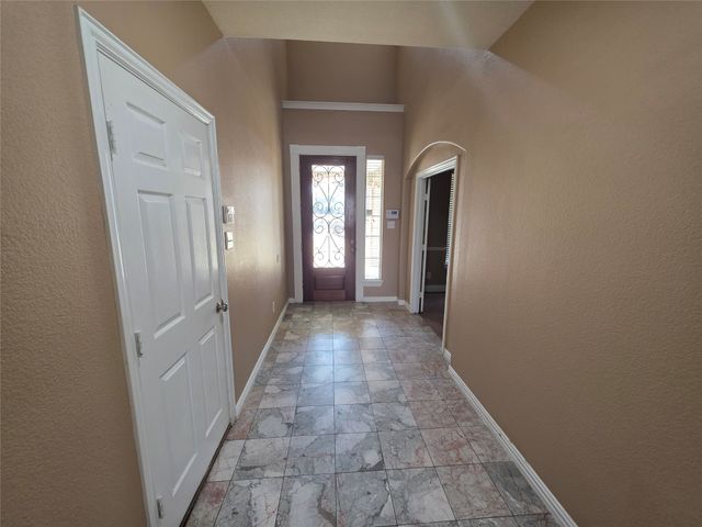 1522 Avenue E, Grand Prairie, TX 75051