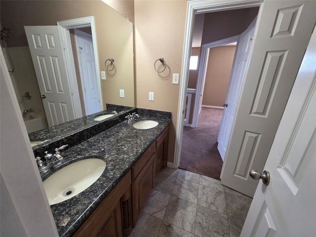 1522 Avenue E, Grand Prairie, TX 75051