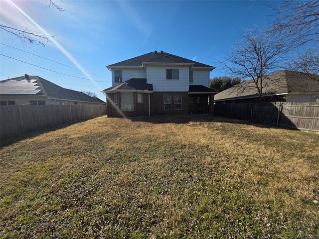 1522 Avenue E, Grand Prairie, TX 75051