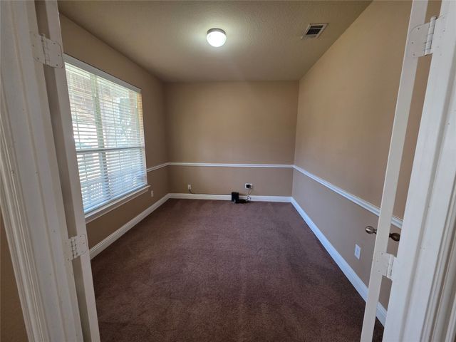 1522 Avenue E, Grand Prairie, TX 75051