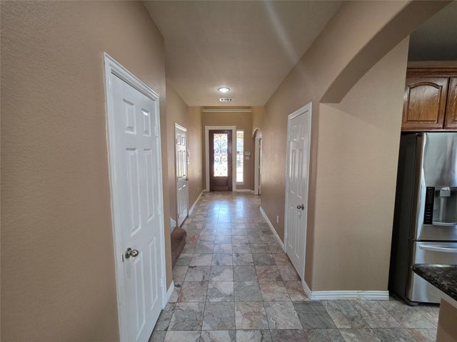 1522 Avenue E, Grand Prairie, TX 75051