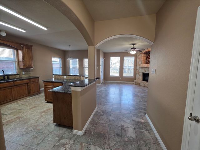 1522 Avenue E, Grand Prairie, TX 75051