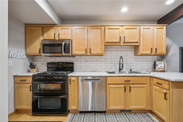 2325 Mulberry Street 6, Coralville, IA 52241