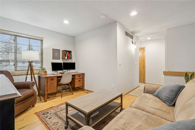 2325 Mulberry Street 6, Coralville, IA 52241