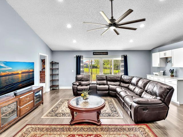 9393 Laurel Green Drive, Boynton Beach, FL 33437