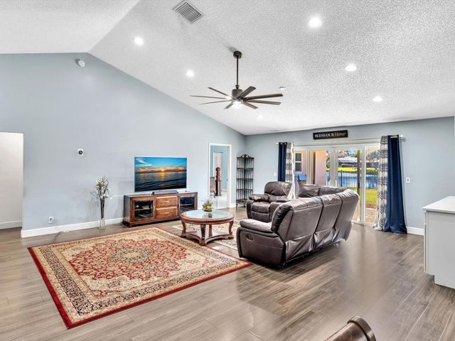 9393 Laurel Green Drive, Boynton Beach, FL 33437