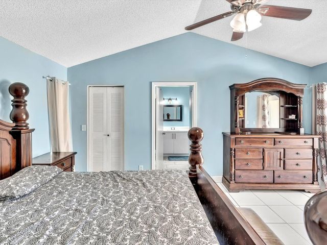 9393 Laurel Green Drive, Boynton Beach, FL 33437