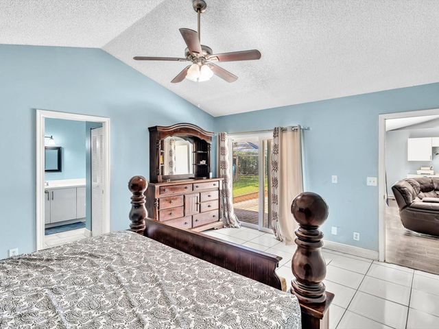 9393 Laurel Green Drive, Boynton Beach, FL 33437