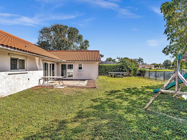 9393 Laurel Green Drive, Boynton Beach, FL 33437