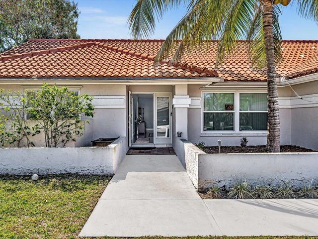 9393 Laurel Green Drive, Boynton Beach, FL 33437