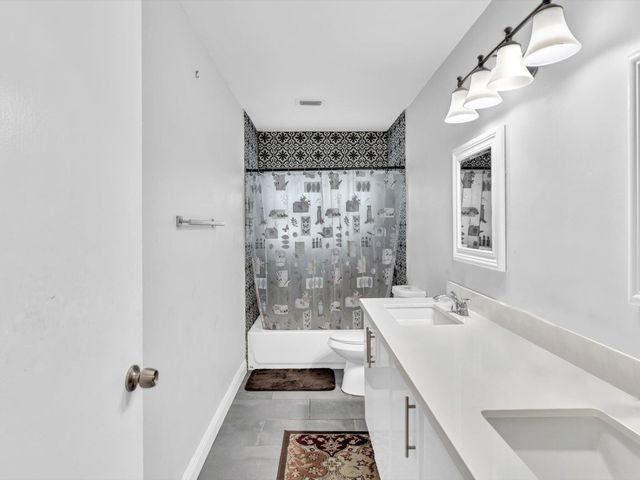 9393 Laurel Green Drive, Boynton Beach, FL 33437