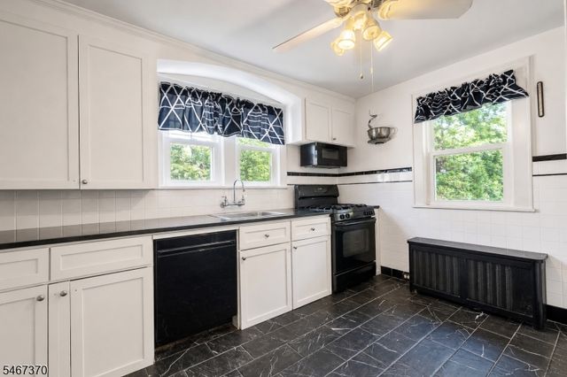 326 Rea Ave, Hawthorne Boro, NJ 07506