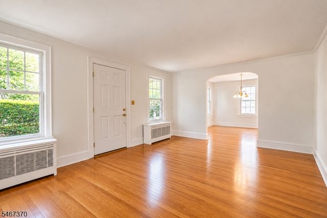 326 Rea Ave, Hawthorne Boro, NJ 07506