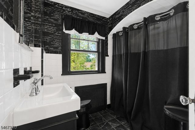 326 Rea Ave, Hawthorne Boro, NJ 07506