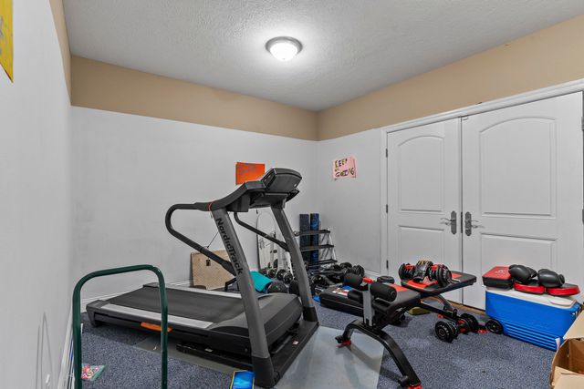 5998 S Parkhaven Lane, Springfield, MO 65810