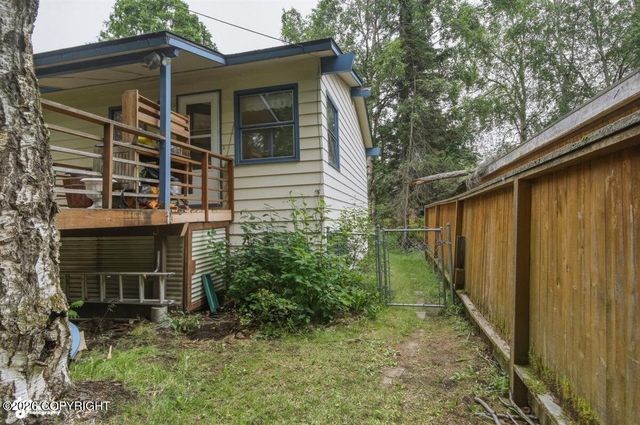 2416 Spurr Lane, Anchorage, AK 99501
