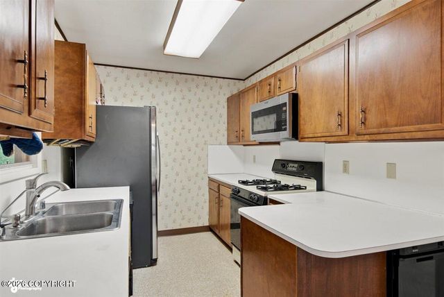 2416 Spurr Lane, Anchorage, AK 99501