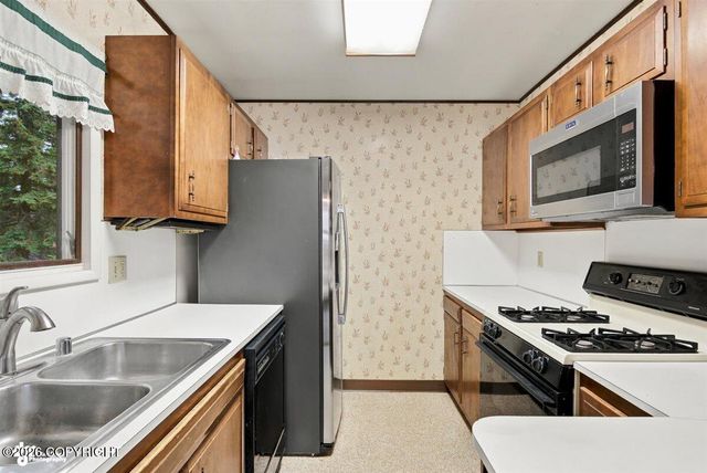 2416 Spurr Lane, Anchorage, AK 99501