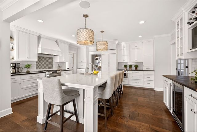 33 Sunrise Hill, Pittsford, NY 14534