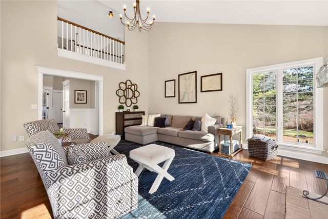 33 Sunrise Hill, Pittsford, NY 14534