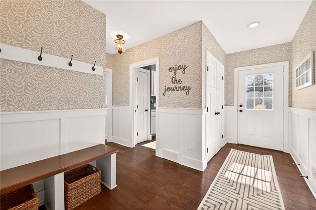 33 Sunrise Hill, Pittsford, NY 14534