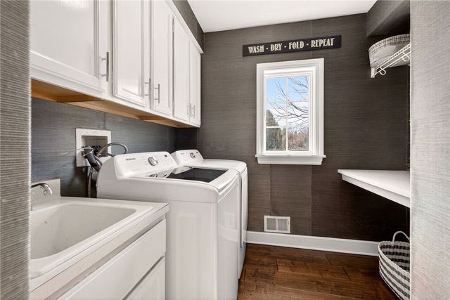 33 Sunrise Hill, Pittsford, NY 14534