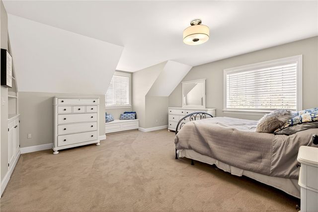 33 Sunrise Hill, Pittsford, NY 14534