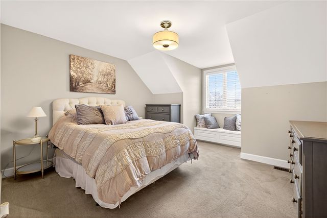 33 Sunrise Hill, Pittsford, NY 14534