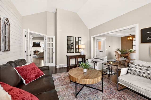 33 Sunrise Hill, Pittsford, NY 14534