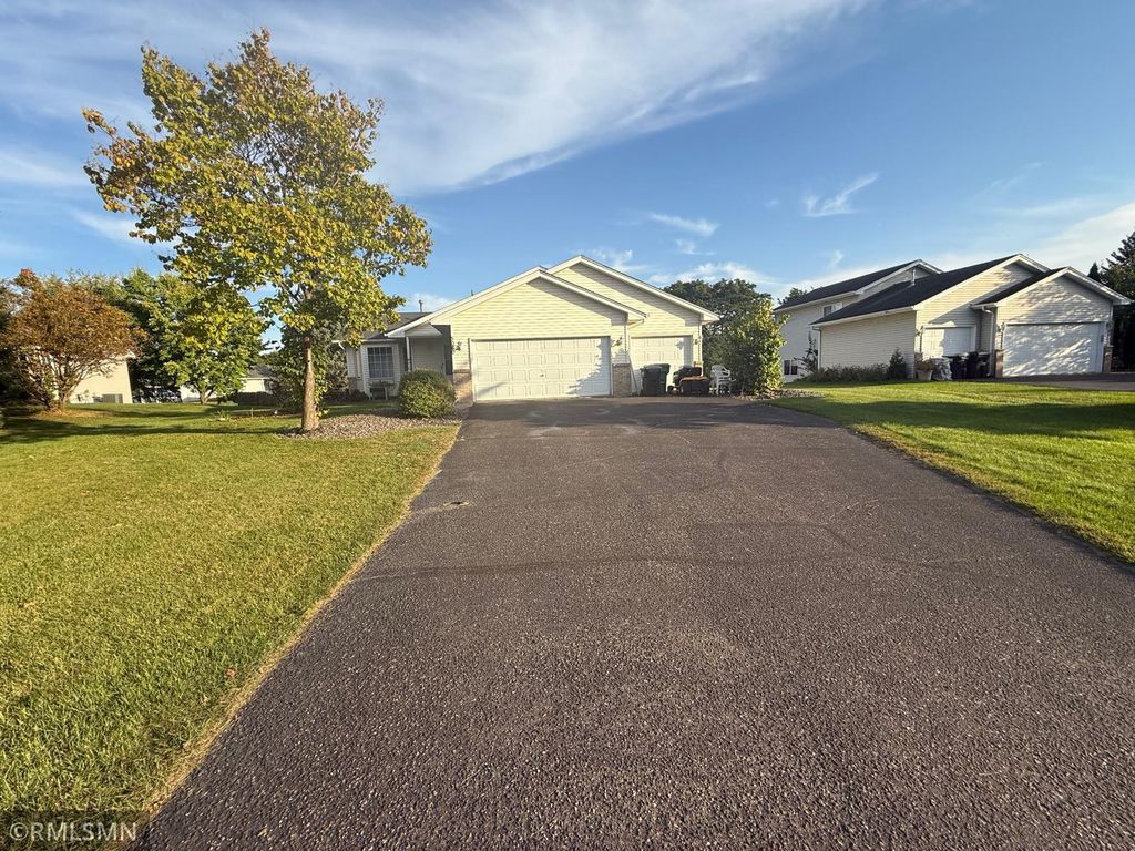 5060 Xkimo Court NW, Ramsey, MN 55303