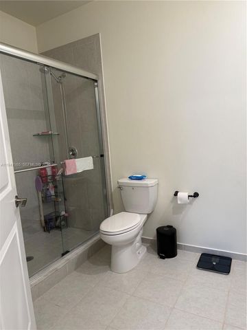 11094 W 33rd Way, Hialeah, FL 33018