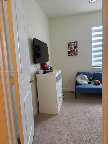 11094 W 33rd Way, Hialeah, FL 33018