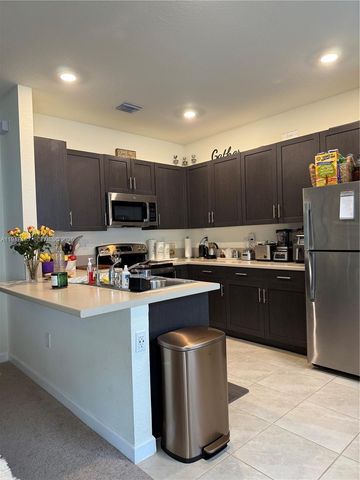 11094 W 33rd Way, Hialeah, FL 33018