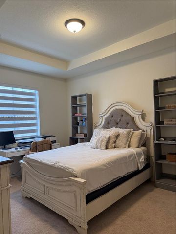 11094 W 33rd Way, Hialeah, FL 33018