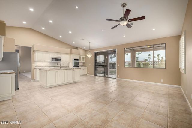 648 S ROANOKE Street, Gilbert, AZ 85296