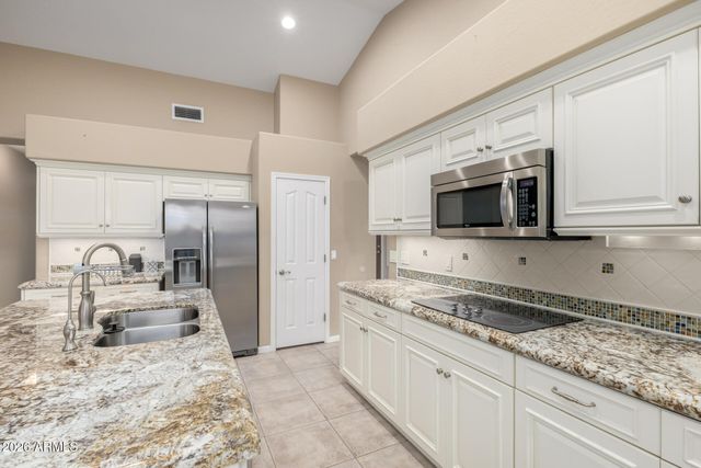 648 S ROANOKE Street, Gilbert, AZ 85296