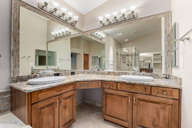 648 S ROANOKE Street, Gilbert, AZ 85296