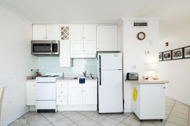 15 Nathan Street Unit 307, Wrightsville Beach, NC 28480