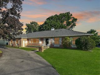 2213 E Cleveland Avenue, Hobart, IN 46342