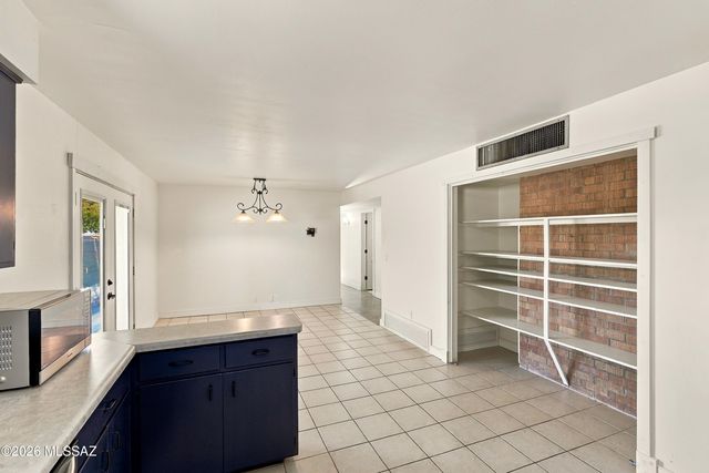 2544 W Calle Tonala, Tucson, AZ 85745